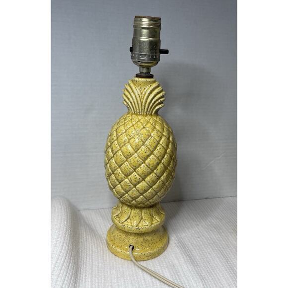 VTG Underwriters Laboratories Yellow Pineapple Ceramic Table Lamps - 2 MCM RETRO - Picture 4 of 16